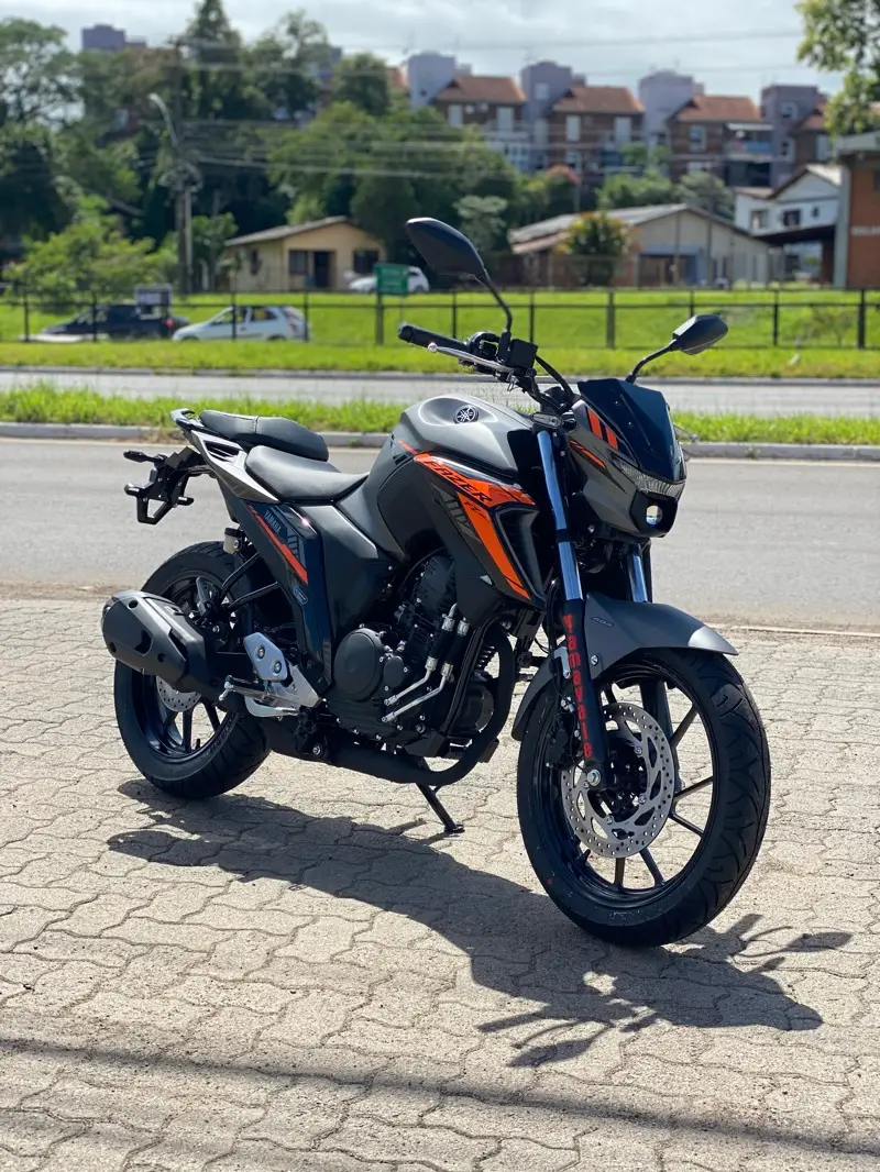 Yamaha Fazer FZ25 Connected