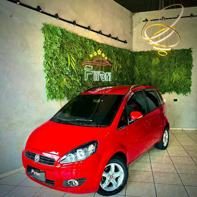 Carro Fiat Idea 2013 Attractive 1.4 8V (Flex)