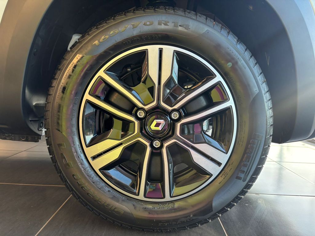 Kwid Outsider 1.0