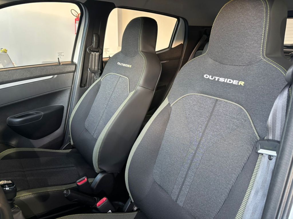 Kwid Outsider 1.0