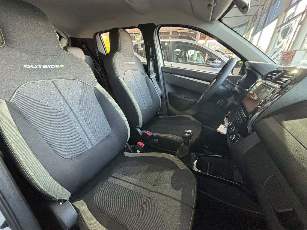 Kwid Outsider 1.0