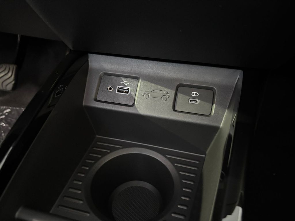 Kwid Outsider 1.0