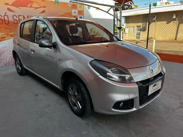 Carro Renault Sandero 2014 Expression 1.0 16V (flex)