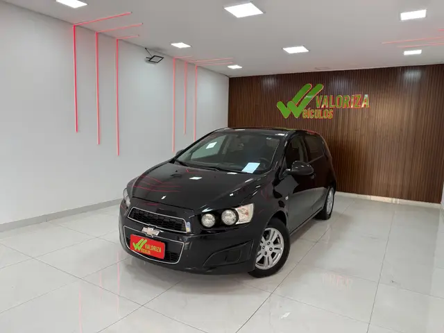 Carro Chevrolet Sonic 2013 Hatch LT