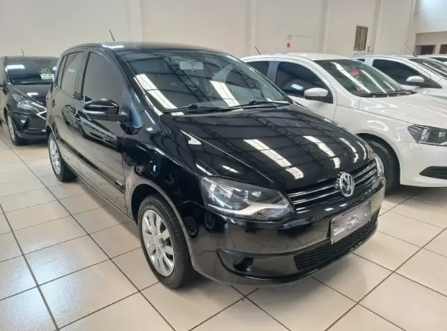 Carro Volkswagen Fox 2013 1.0 TEC (Flex) 4p