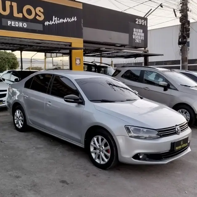 Carro Volkswagen Jetta 2013 2.0 Comfortline (Flex)