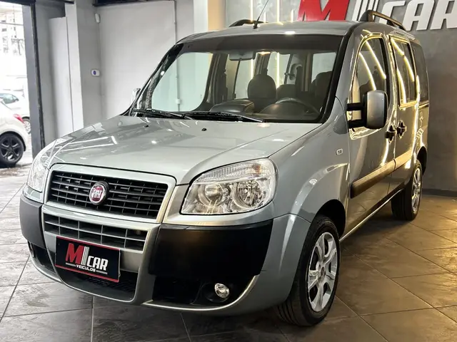Carro Fiat Doblò 2016 Essence 1.8 16V (Flex)