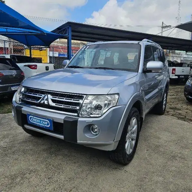 Carro Mitsubishi Pajero Full 2011 HPE 3.8 3p