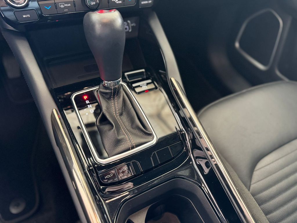 Commander Limited 1.3 T270