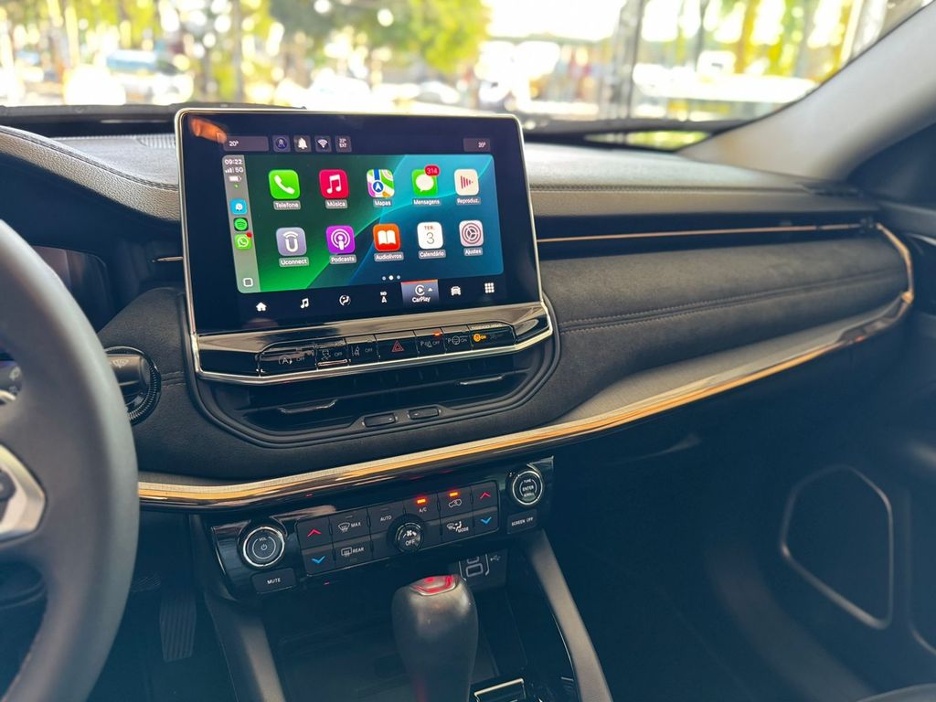 Commander Limited 1.3 T270