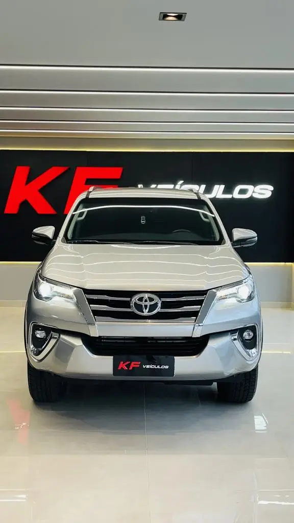 Carro Toyota SW4 2019 2.8 TDI SRX 5L 4x4 (Aut)