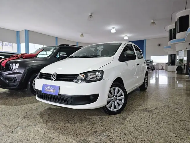 Carro Volkswagen Fox 2014 1.6 VHT (Flex)