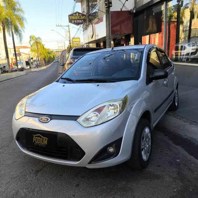 Carro Ford Fiesta Sedan 2014 SE Plus 1.6 RoCam (Flex)