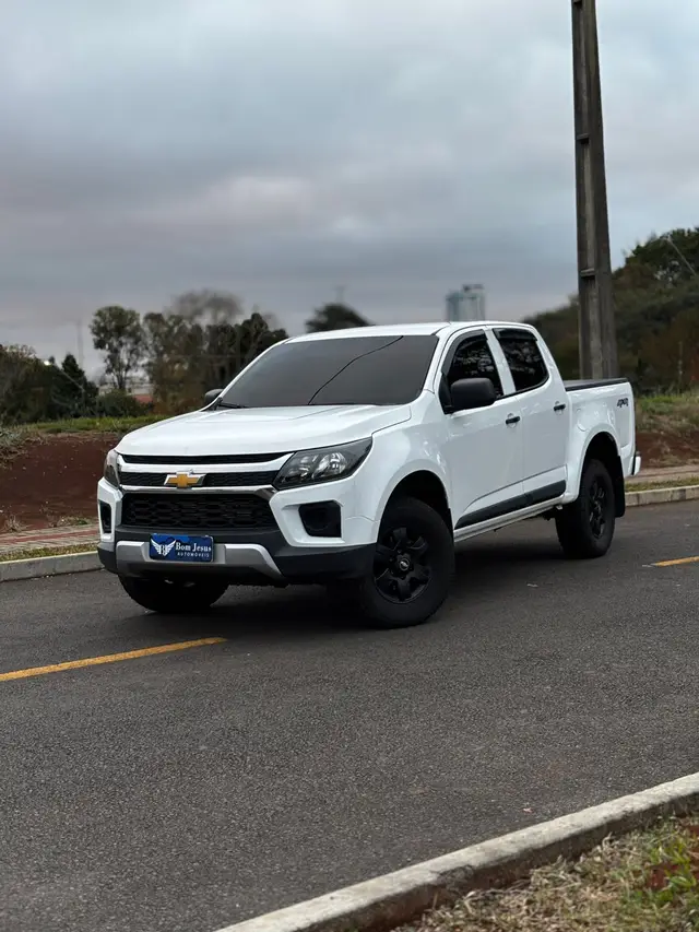 Carro Chevrolet S10 Cabine Dupla 2023 LS 2.8 Turbodiesel