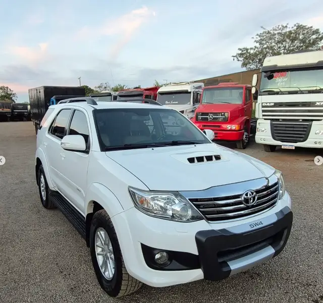Carro Toyota Hilux Cabine Dupla 2015 Hilux 3.0 TDI 4x4 CD SRV (Diesel)