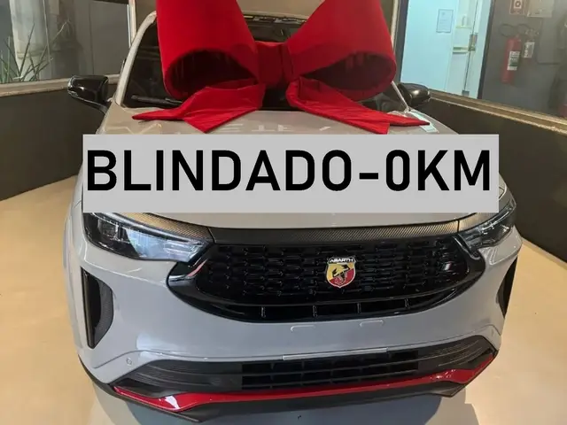 Carro Fiat Fastback 2025 Abarth