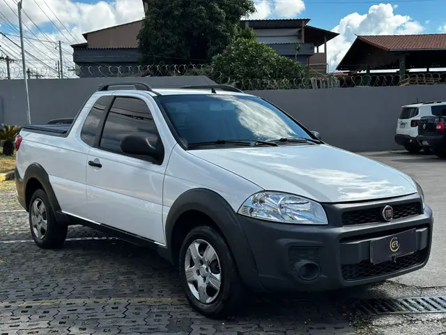 Carro Fiat Strada 2014 Adventure 1.8 16V (Flex) (Cabine Estendida)