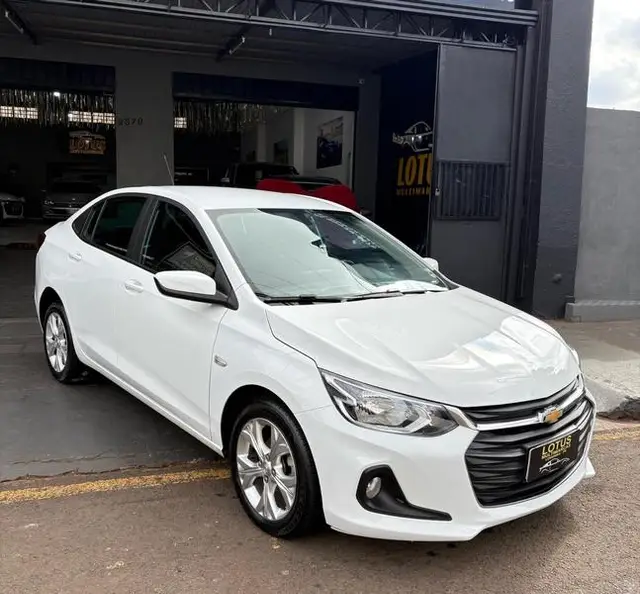 Carro Chevrolet Onix Plus 2023 LTZ 1.0 Turbo (Aut.)