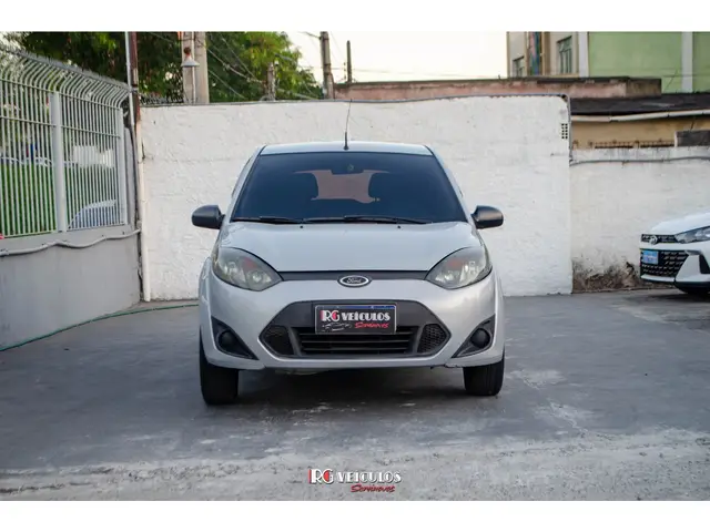 Carro Ford Fiesta Hatch 2014 SE 1.0 RoCam (Flex)