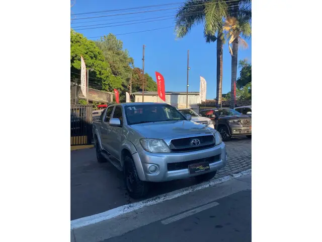 Carro Toyota Hilux Cabine Dupla 2011 Hilux STD 4x4 2.5 (cab. dupla)