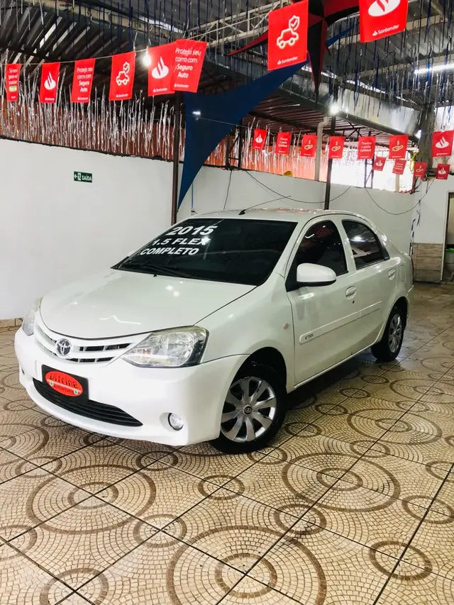 Carro Toyota Etios Sedan 2015 X 1.5 (Flex)