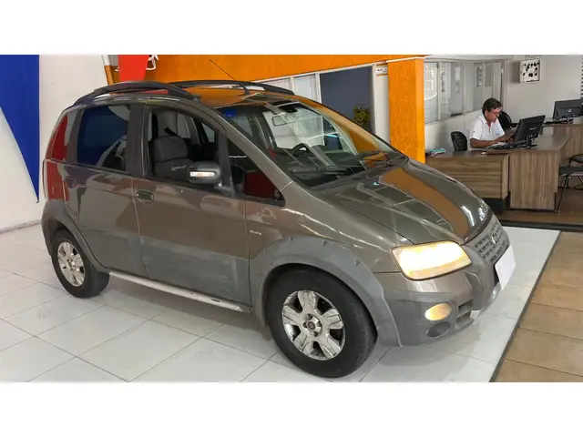 Carro Fiat Idea 2010 Adventure 1.8 Dualogic (Flex)