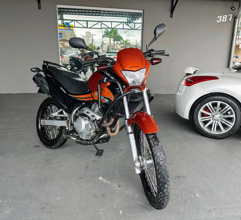 Honda NX 4 Falcon 400