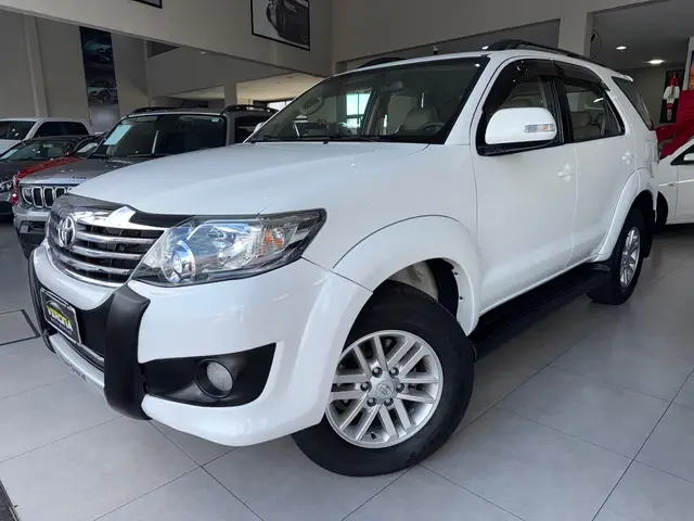 Carro Toyota SW4 2015 SR 4x2 2.7/ 2.7 Flex 16V Aut.