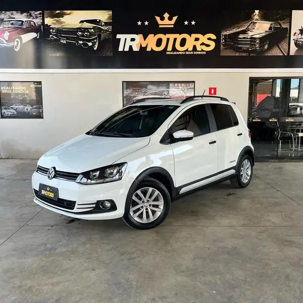 Carro Volkswagen Fox 2017 1.0 MPI Trendline (Flex)