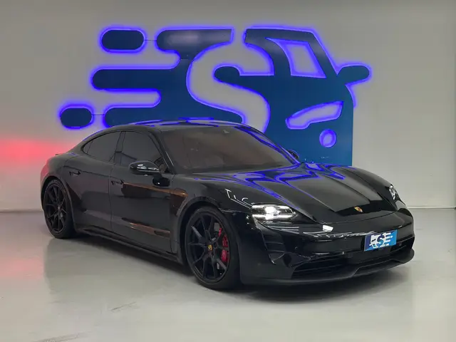 Carro Porsche Taycan 2022 GTS (Elétrico)