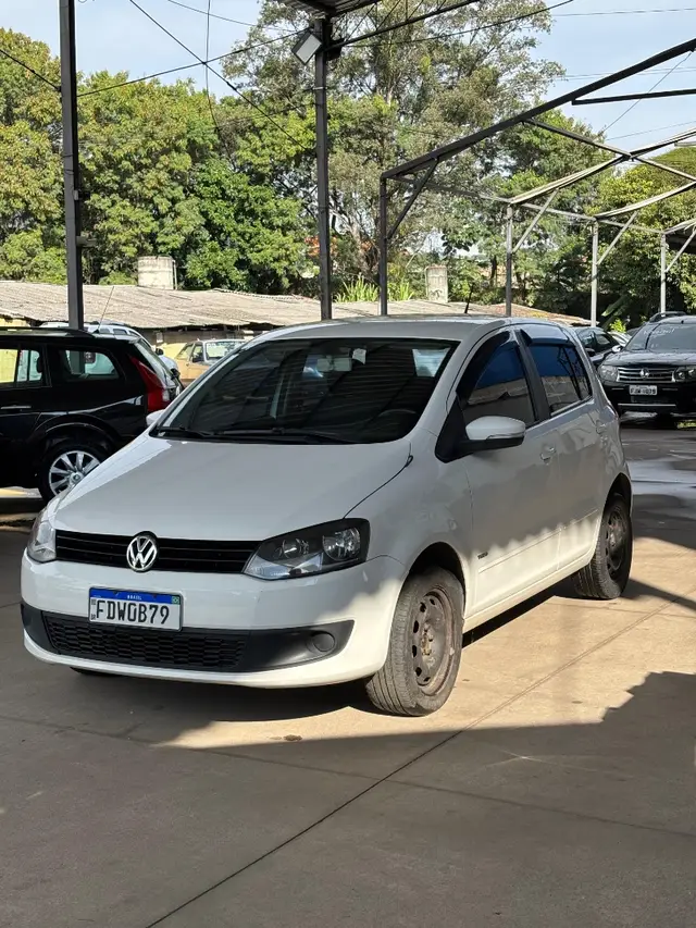 Carro Volkswagen Fox 2013 1.0 VHT (Flex) 2p