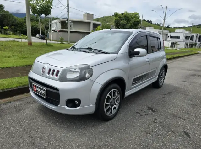 Carro Fiat Uno 2013 Vivace 1.0 8V (Flex) 4p