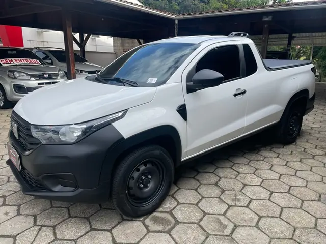 Carro Fiat Strada 2023 Endurance 1.4 Cabine Plus (Flex)