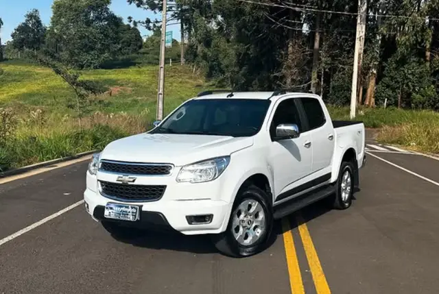 Carro Chevrolet S10 Cabine Dupla 2015 S10 2.8 CTDI High Country 4WD (Cabine Dupla) (Aut)