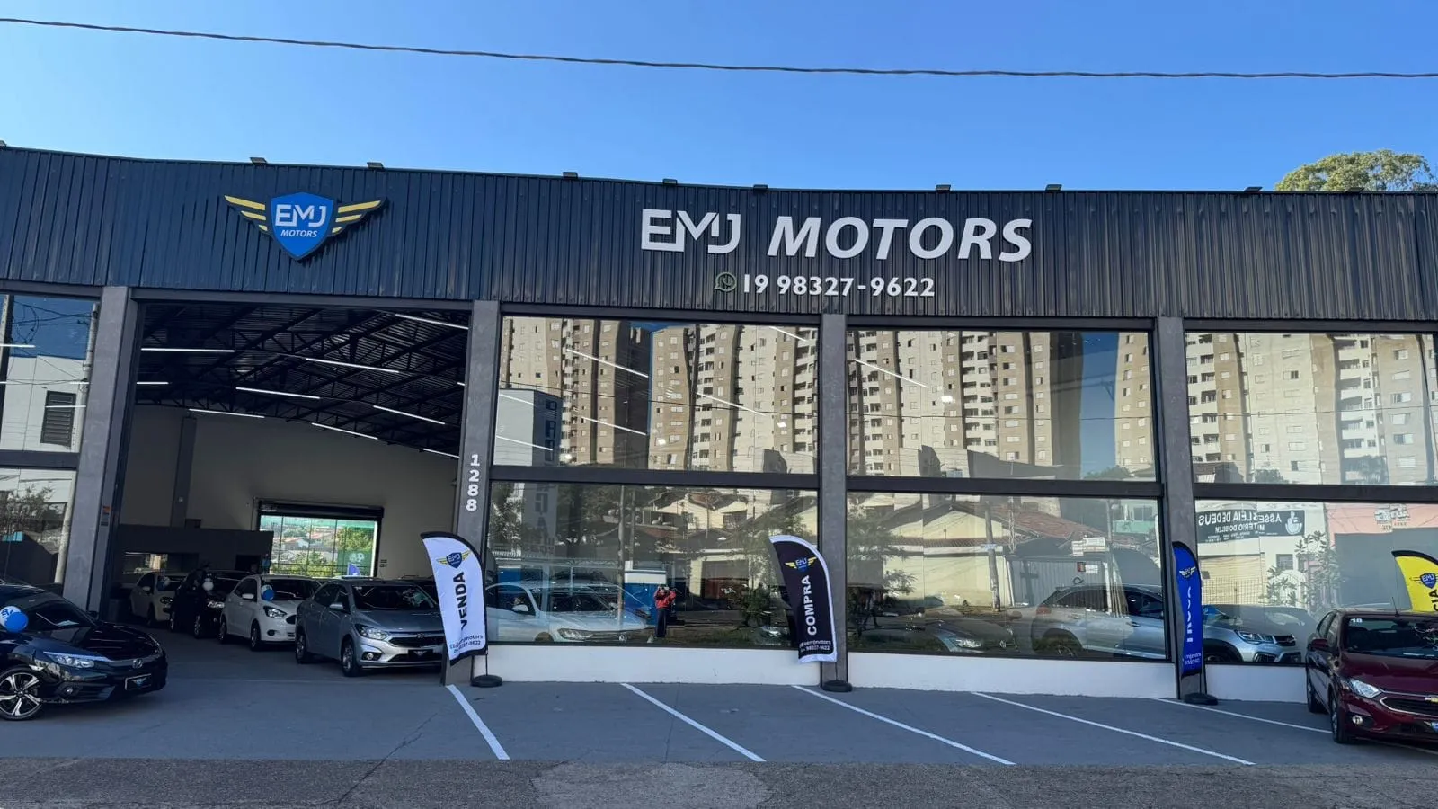 Fachada da loja Veículos à venda em EMJ MOTORS  - Piracicaba - SP | Mobiauto