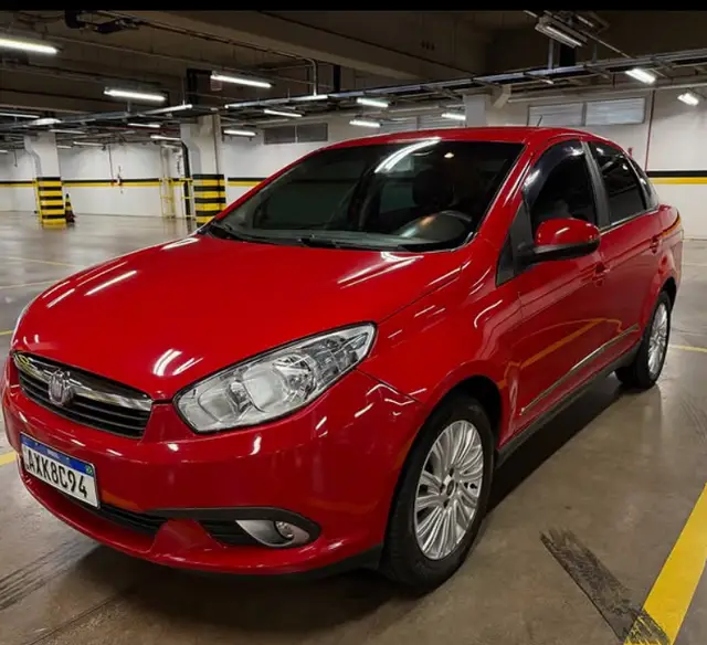 Carro Fiat Grand Siena 2014 Essence 1.6 16V (Flex)