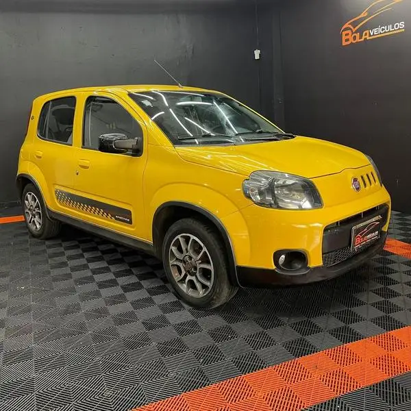 Carro Fiat Uno 2014 Sporting 1.4 8V (Flex) 4p