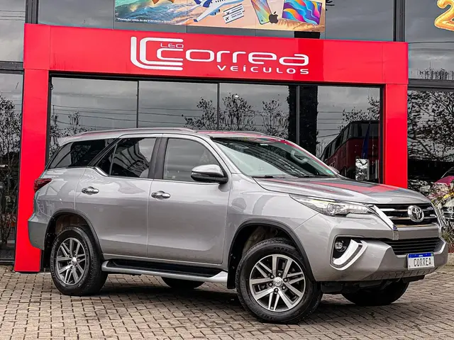 Carro Toyota SW4 2019 2.8 TDI SRX 7L 4x4 (Aut) (Diesel)