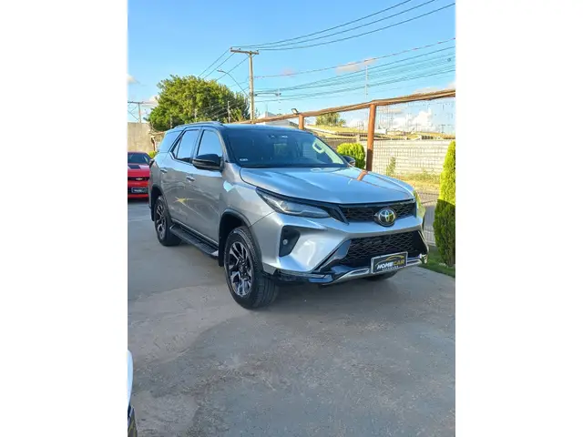 Carro Toyota SW4 2021 SRX 2.8 turbodiesel 7L 4x4 (Aut)