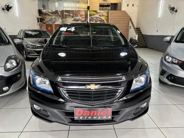 Carro Chevrolet Onix 2014 HATCH LTZ 1.4 8V FlexPower 5p Mec.