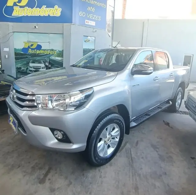 Carro Toyota Hilux Cabine Dupla 2017 Hilux 2.8 TDI SRV CD 4x4 (Aut)