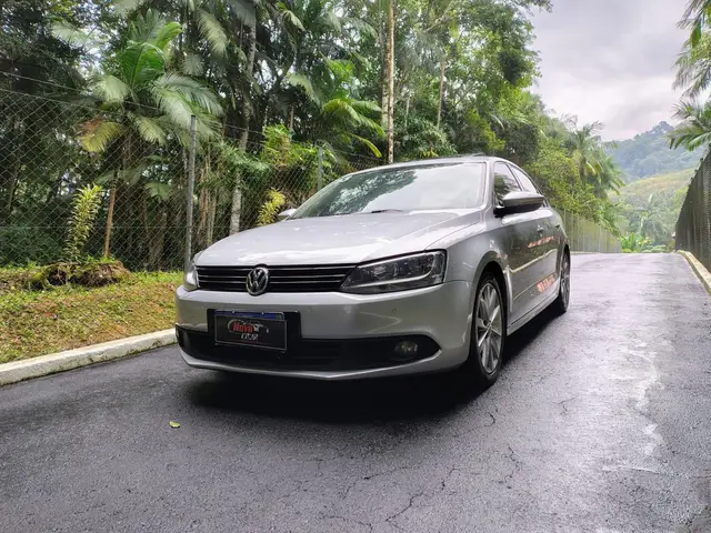 Carro Volkswagen Jetta 2013 2.0 Comfortline (Flex)