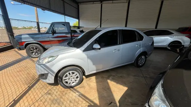 Carro Ford Fiesta Sedan 2014 SE 1.6 Rocam (Flex)
