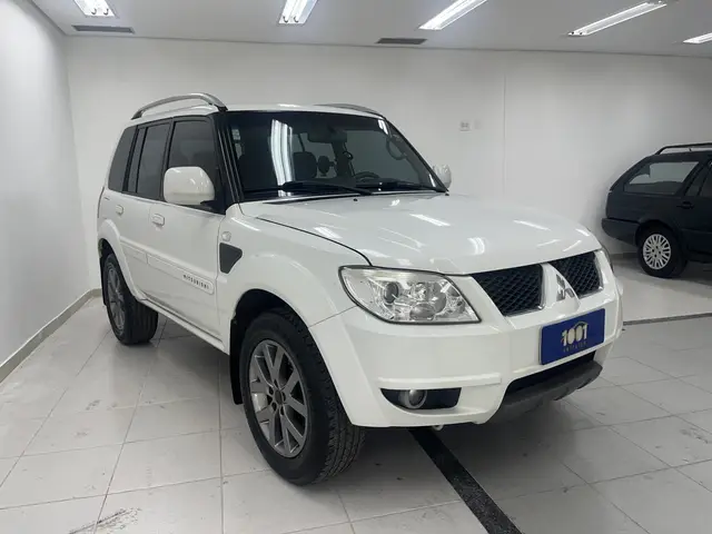 Carro Mitsubishi Pajero TR4 2013 2.0 16V 4x2 (Flex) (Aut)
