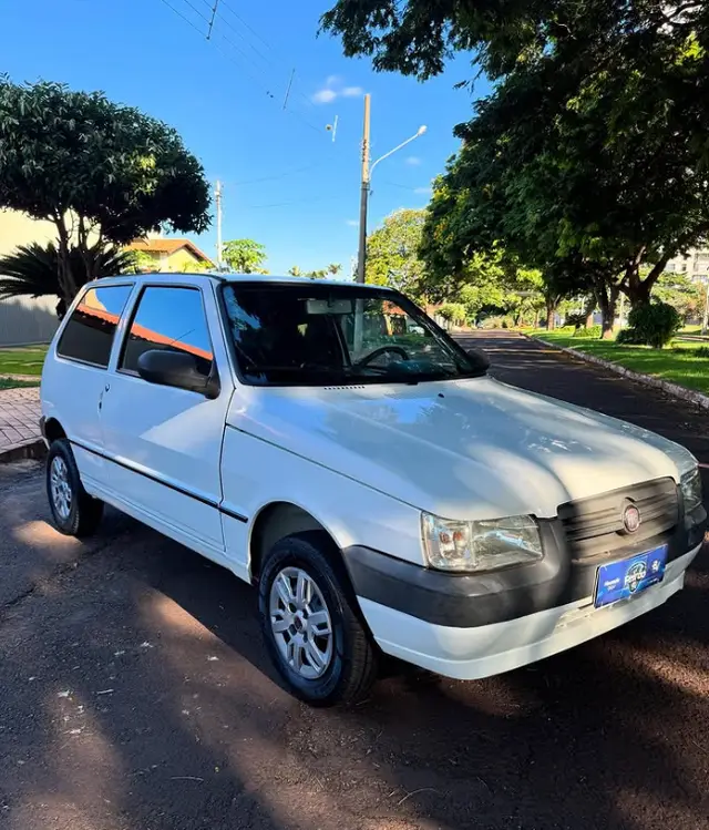 Carro Fiat Uno Mille 2013 Fire Economy 1.0 (Flex) 2p