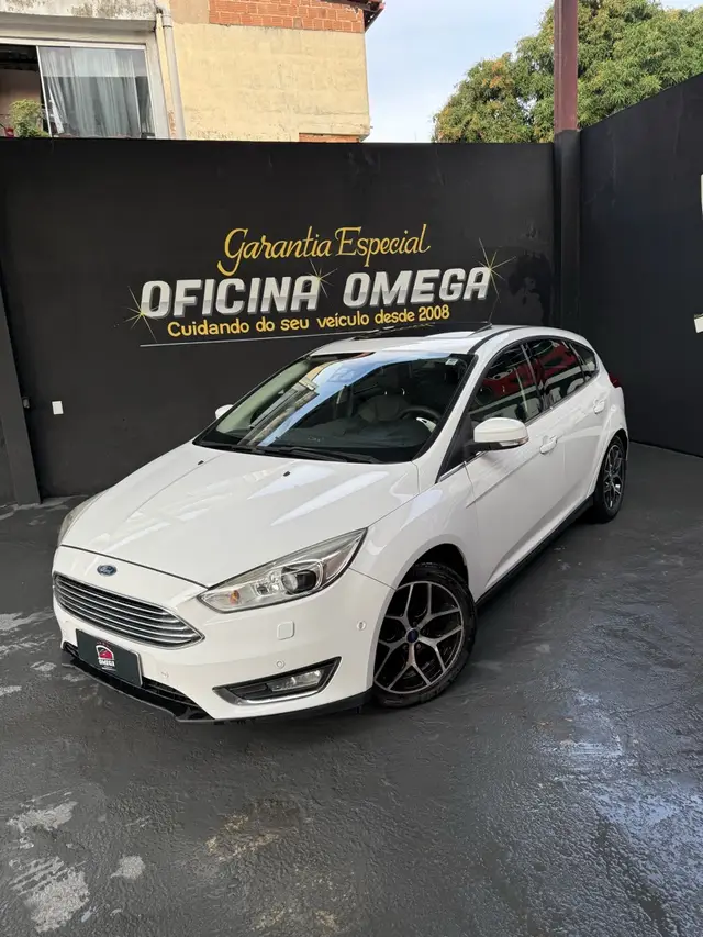 Carro Ford Focus Sedan 2016 Titanium 2.0 PowerShift