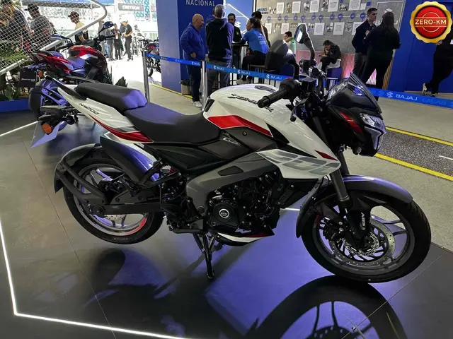 Carro Bajaj Dominar 200 2026 DOMINAR 200