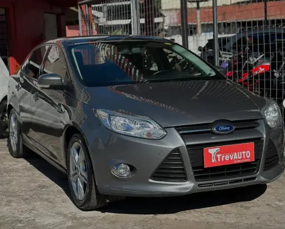 Carro Ford Focus Sedan 2015 SE 2.0 16V PowerShift (Aut)