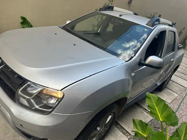Carro Renault Duster Oroch 2022 2.0 16V Dynamique (Flex)