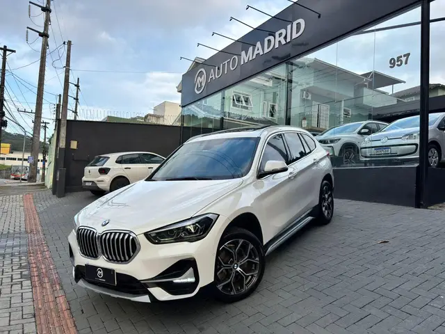 Carro BMW X1 2022 sDrive20i 2.0 Turbo (Aut.)